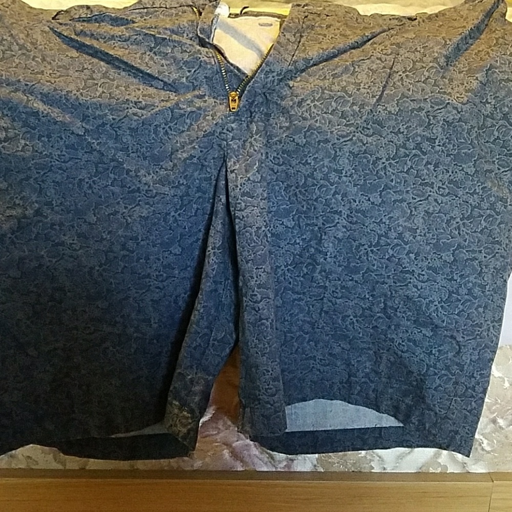 Shorts - Picture 4 of 4